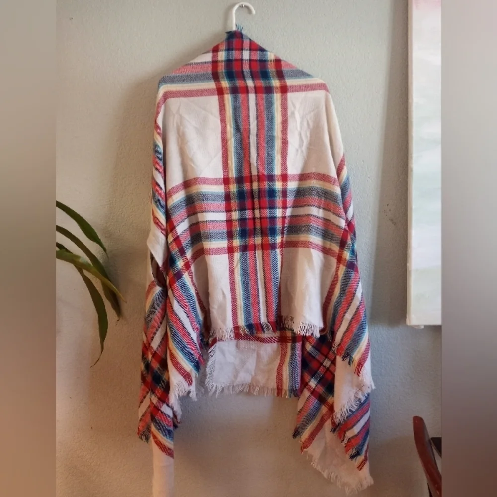 Grace and Lace poncho with pockets